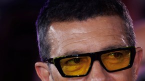 Stella Banderas es hija del actor Antonio Banderas y la actriz Melanie Griffith. A sus 29 años, ha optado por mantener un perfil más reservado, enfocándose en áreas detrás de cámaras como la dirección y producción cinematográfica.  (Photo by Vianney Le Caer/Invision/AP)